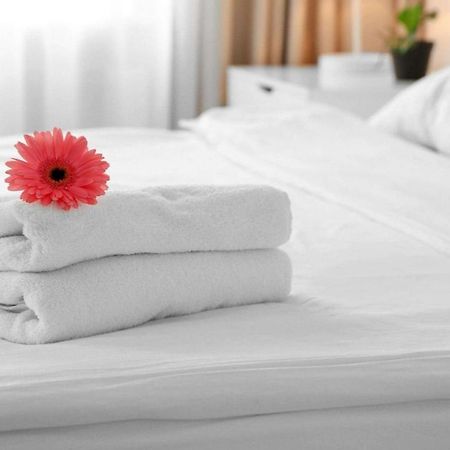 סילבר ספרינגס Sun Plaza Motel מראה חיצוני תמונה